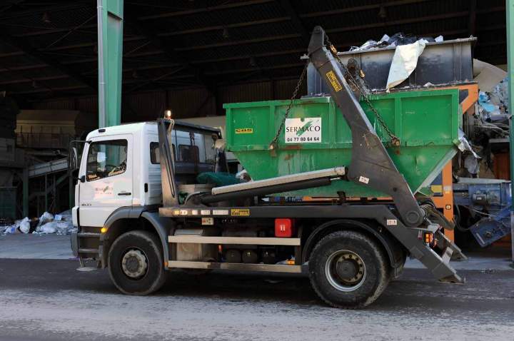 Camion à benne Saint-Étienne