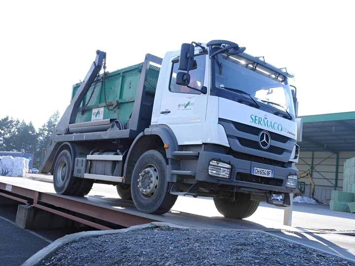 Camion à benne Saint-Étienne